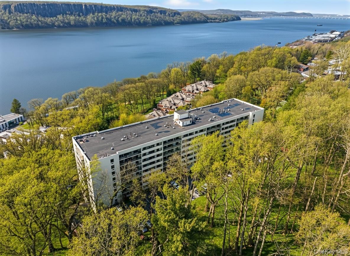 Property Photo: 1 David Lane 4 C NY 10701