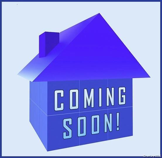 Property Photo:  39 Foreston Circle  NY 11949 