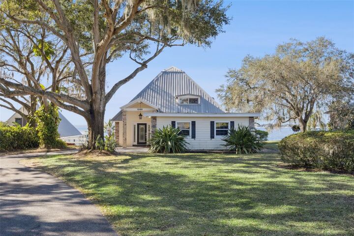 Property Photo: 1280 N Crooked Lake Drive FL 33827