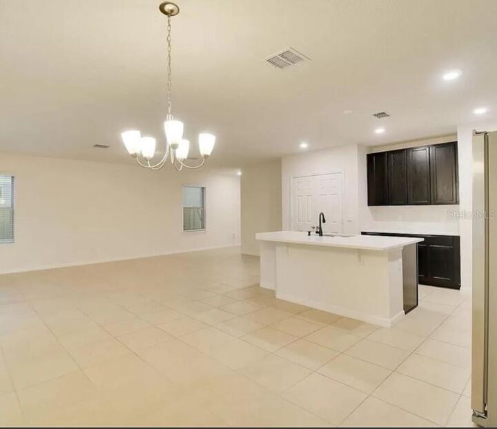Property Photo: 2833 Noble Crow Drive FL 34744