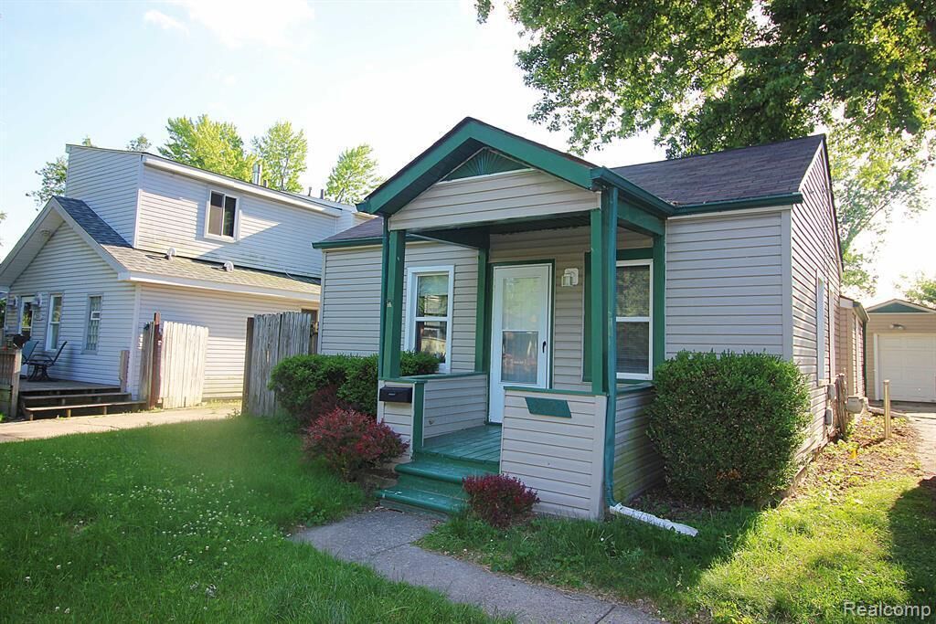 Property Photo:  3191 Harris Street  MI 48220 