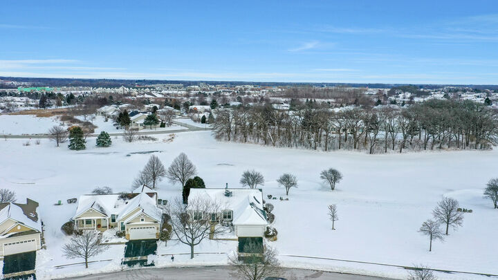 Property Photo:  12660 Birdie Drive  IL 60142 