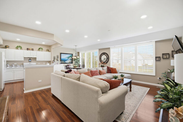 Property Photo:  12862 Norfolk Drive  IL 60142 