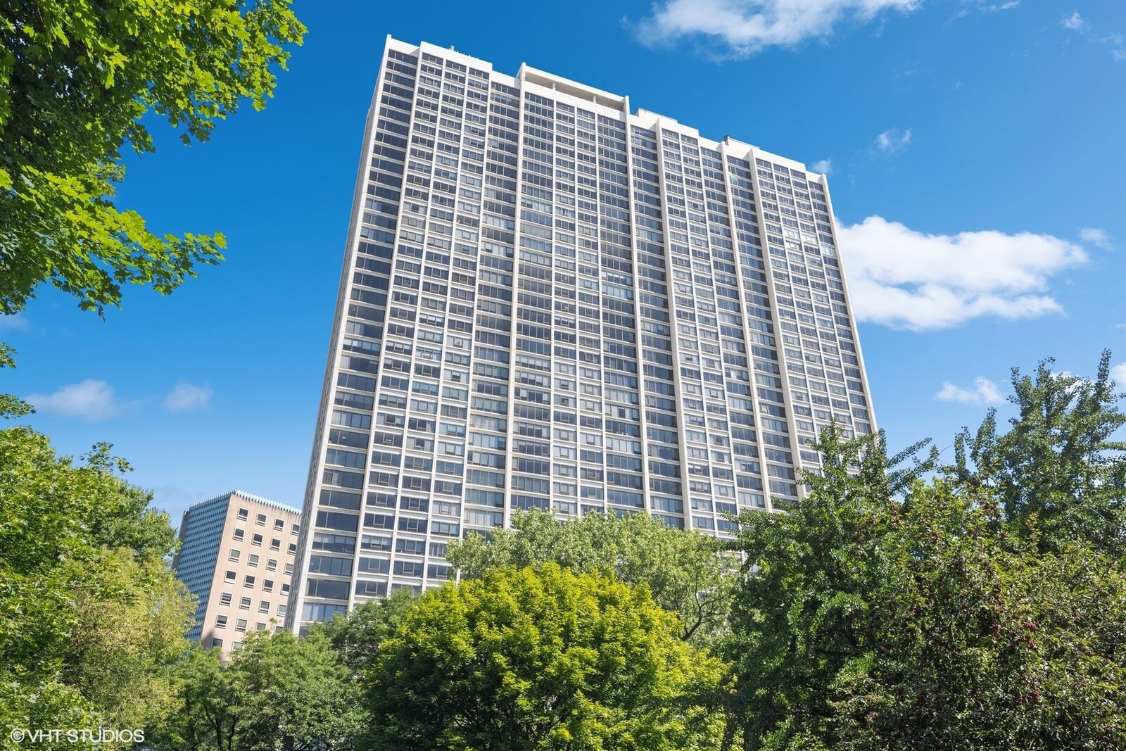 Property Photo:  2800 N Lake Shore Drive 1511  IL 60657 