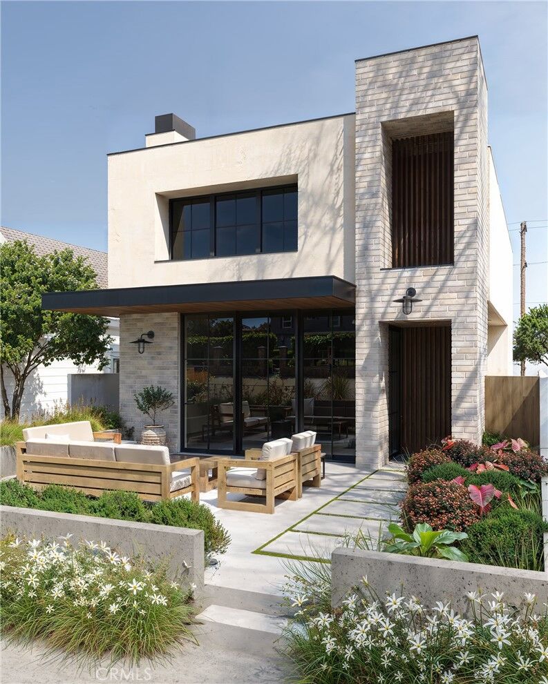 Property Photo:  512 1/2 Marigold Avenue  CA 92625 