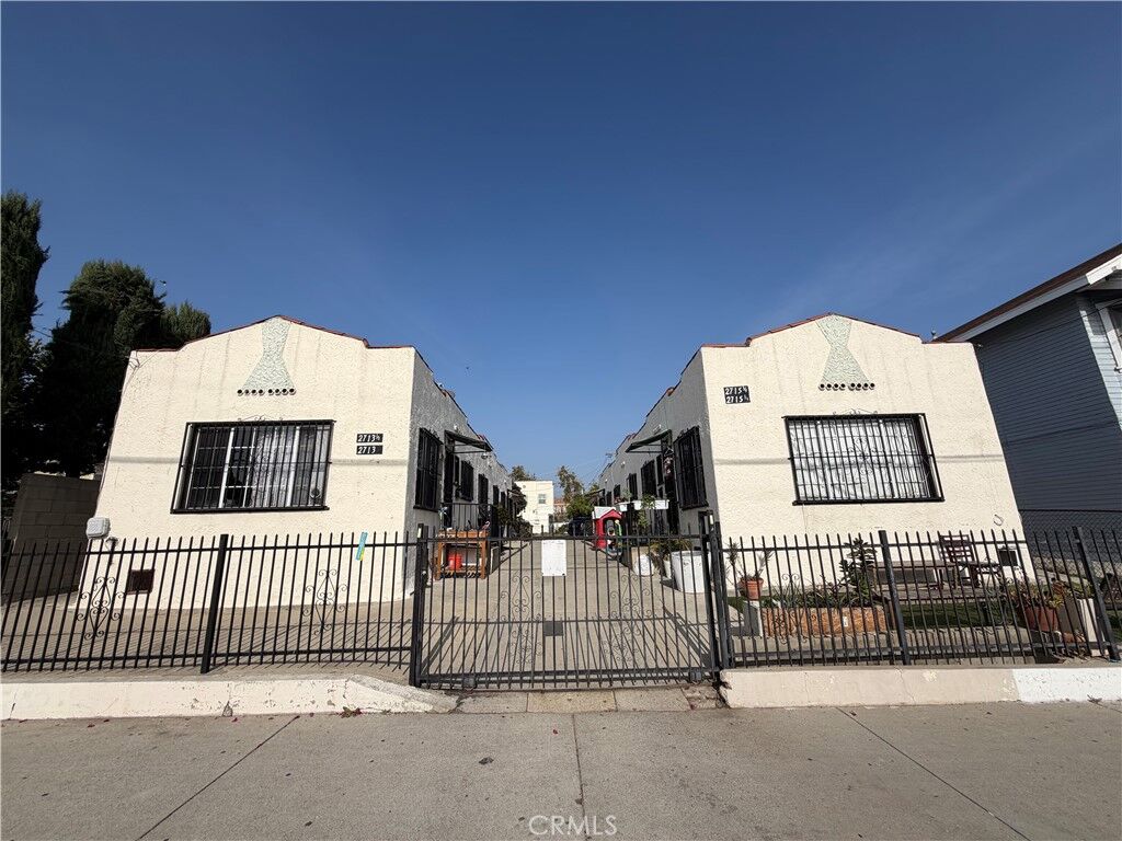 Property Photo: 2713 Manitou Avenue CA 90031