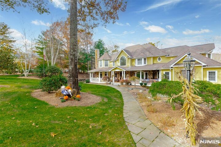 Property Photo:  8 Stony Point Road  NJ 07436 