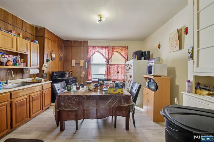 Property Photo:  17 Myrtle Avenue  NJ 07305 