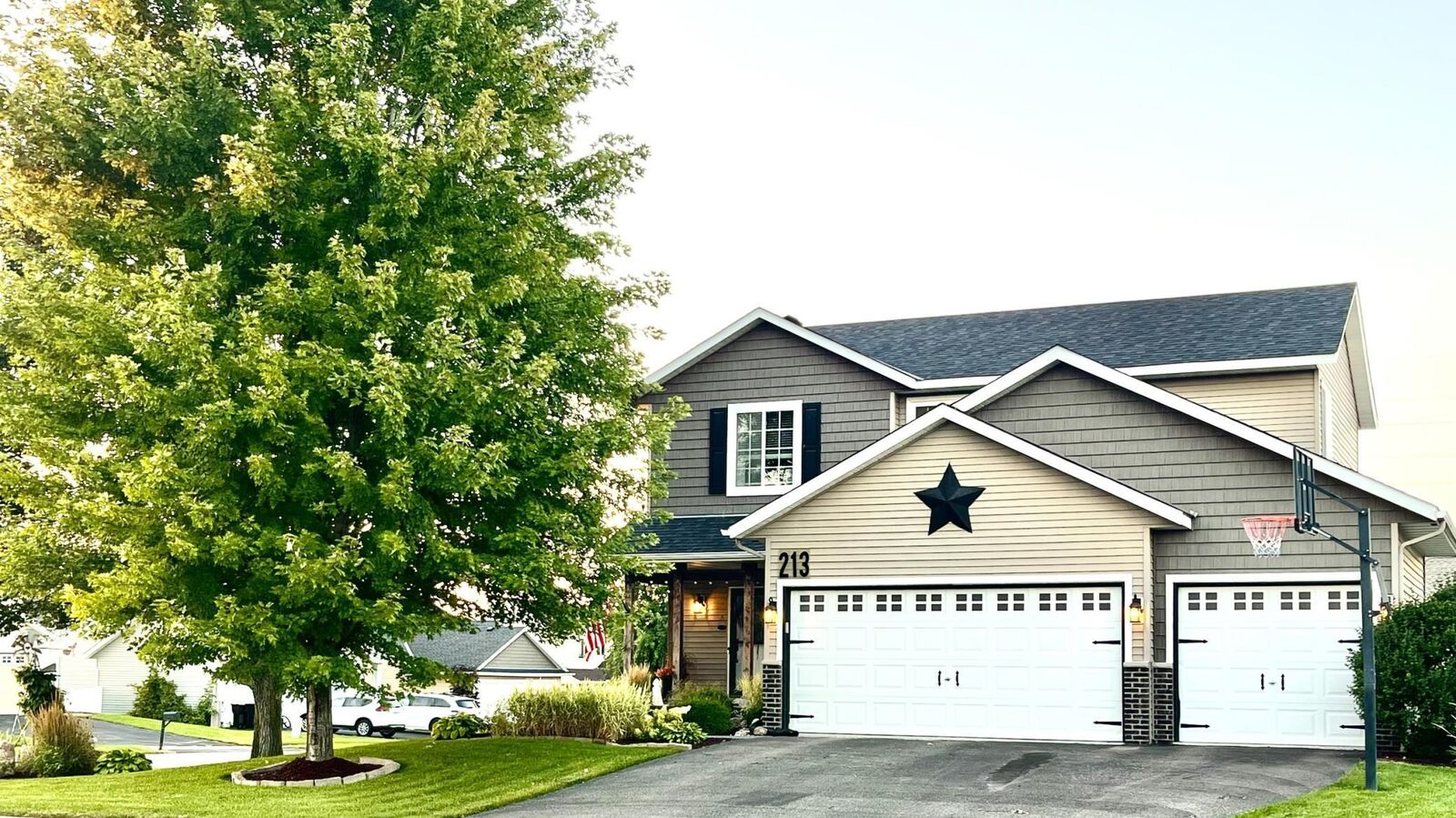 Property Photo:  213 Ardennes Avenue E  MN 55379 