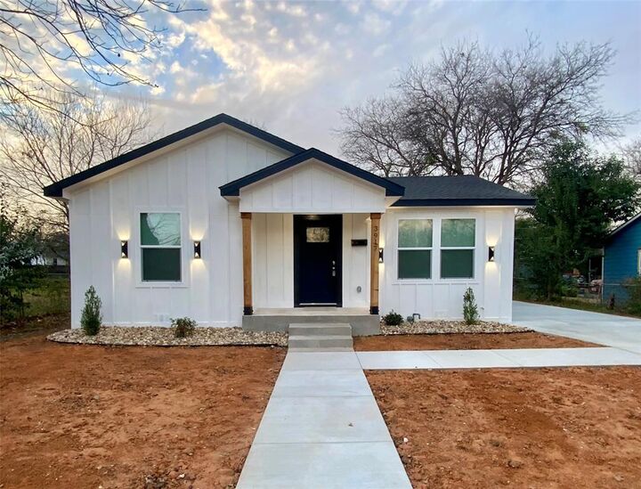 Property Photo: 3917 Charlton Avenue TX 76711