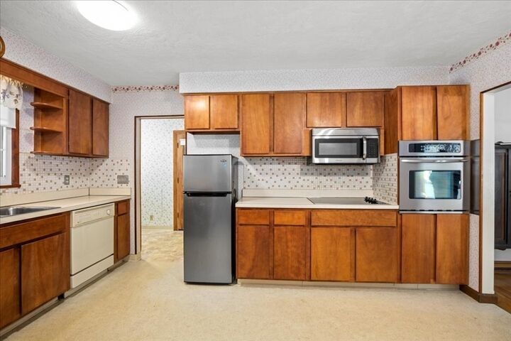 Property Photo:  256 Worcester Rd  MA 01005 