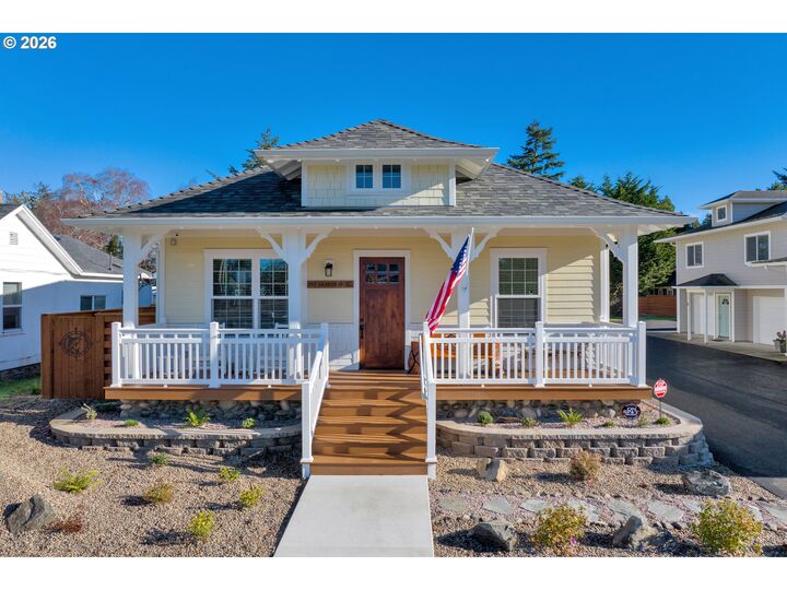 Property Photo:  290 Harbor St  OR 97439 