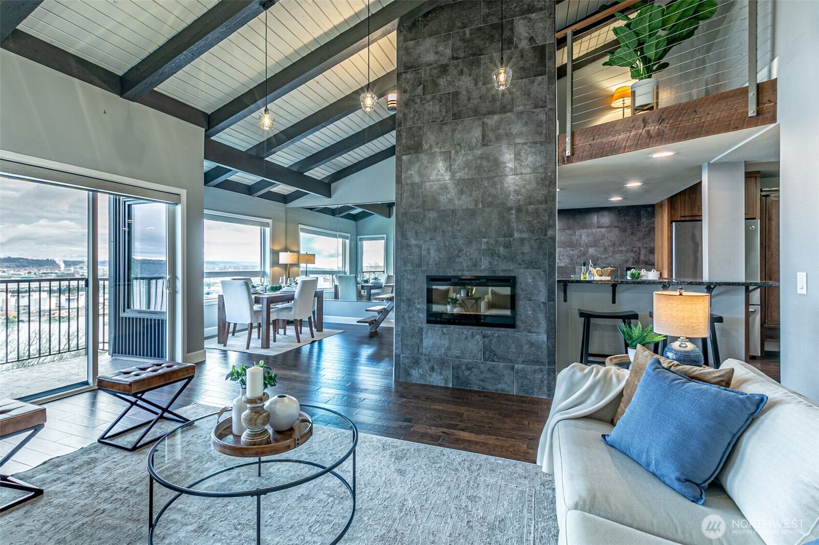 Property Photo:  525  Broadway 408  WA 98402 