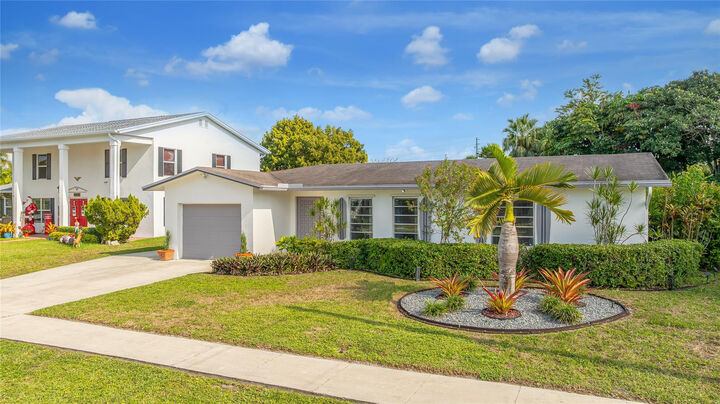 Property Photo: 140 SW 126th Avenue FL 33325