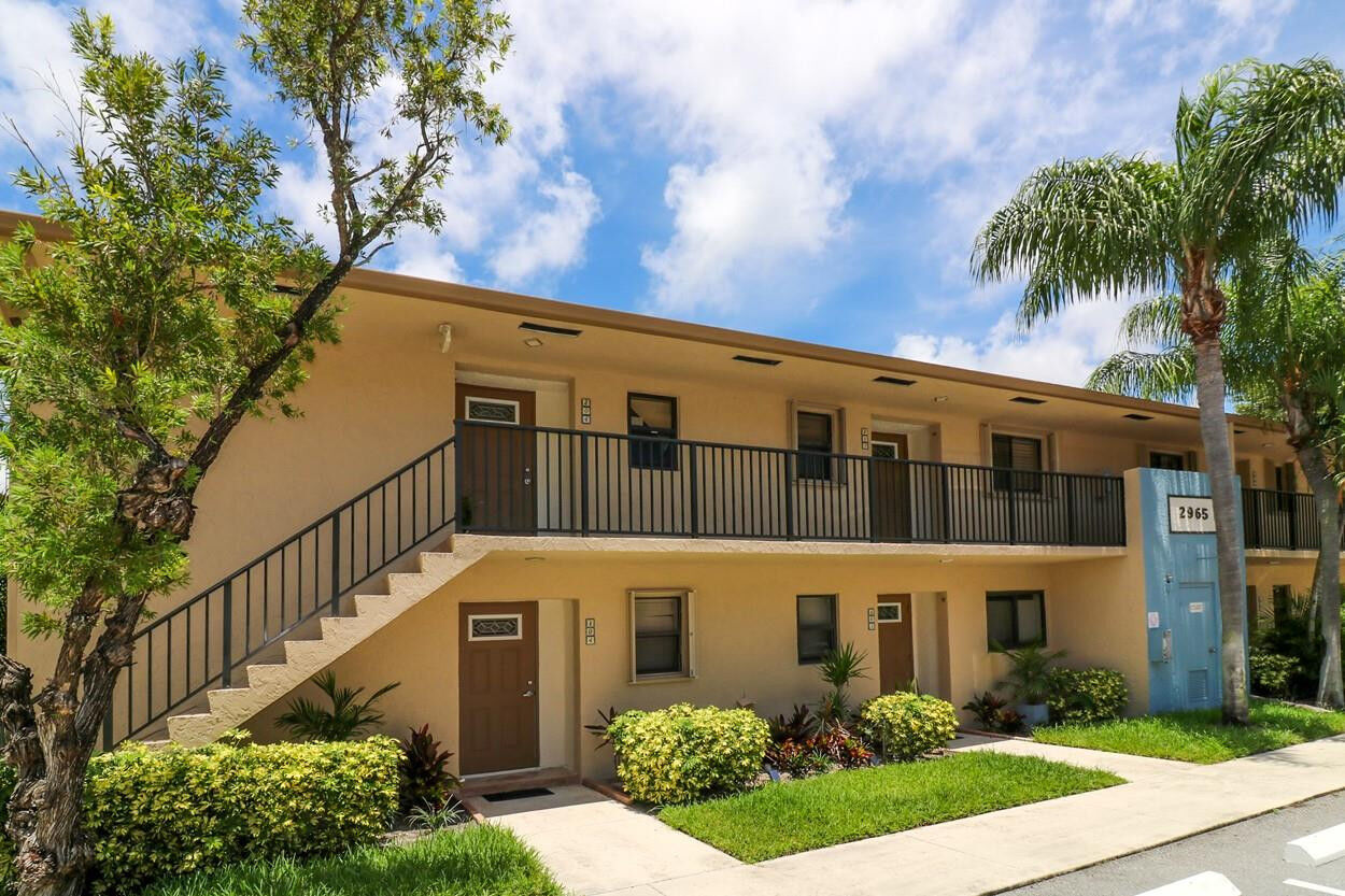 Property Photo:  2965 NE 8th Terrace 203  FL 33334 
