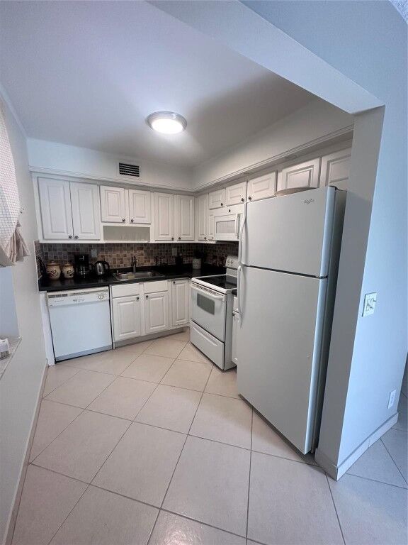 Property Photo:  164 Burgundy D 164  FL 33484 