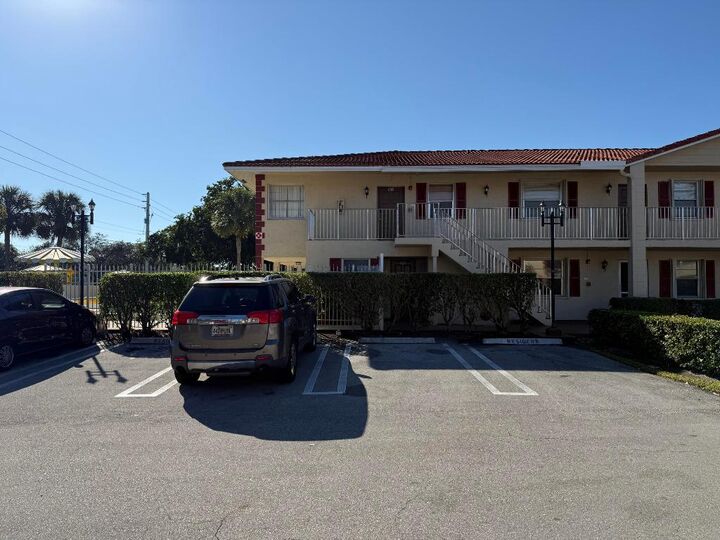 Property Photo:  3648 N University Drive Building 3  FL 33065 