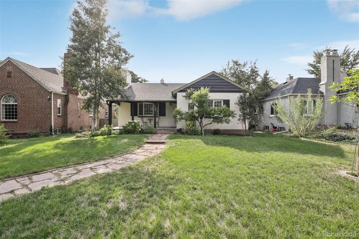 Property Photo:  1325 N Monaco Parkway  CO 80220 