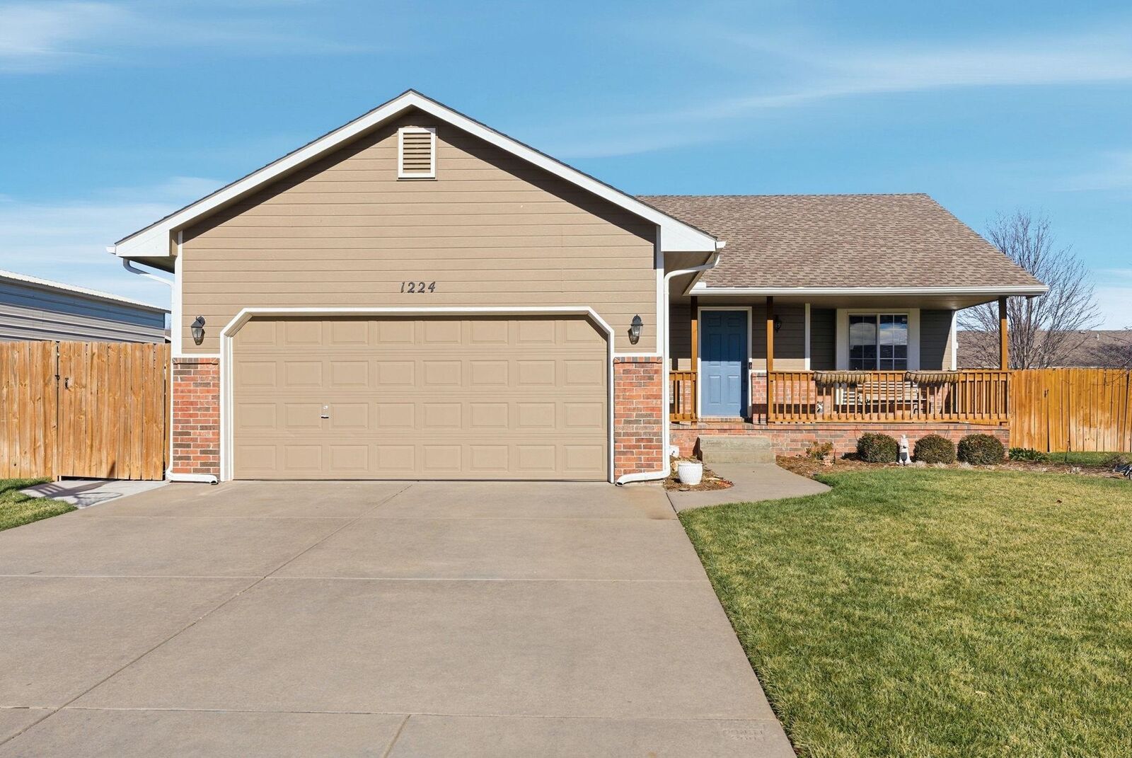 Property Photo:  1224 E Ridgeview Ct  KS 67026 