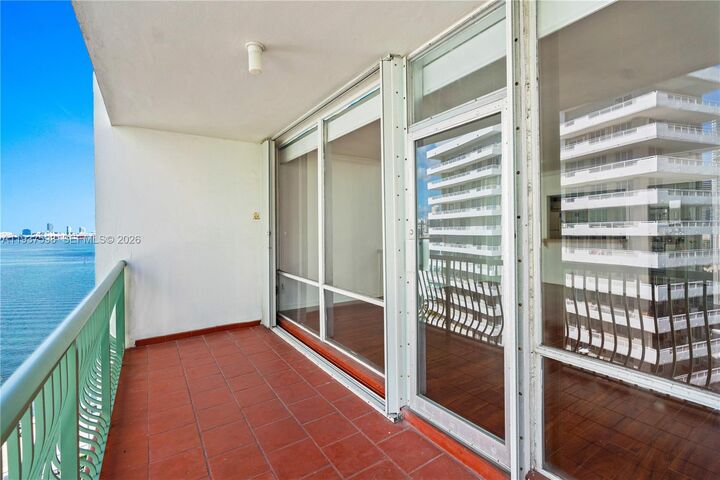 Property Photo:  1408 Brickell Bay Dr 1114  FL 33131 