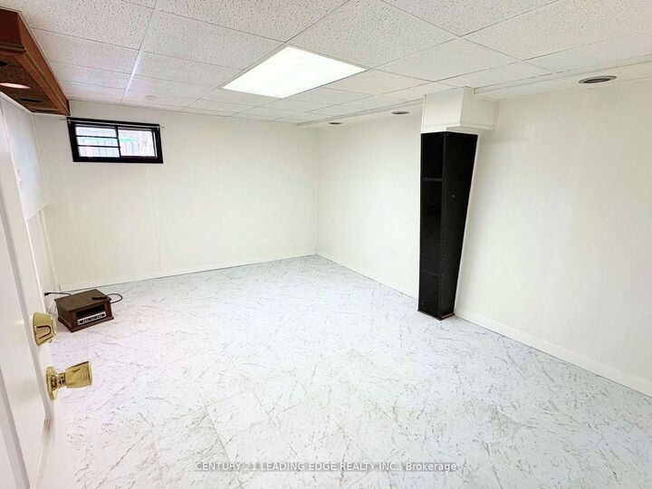 Property Photo:  48 Snowball Crescent Lower  ON M1B 1R9 