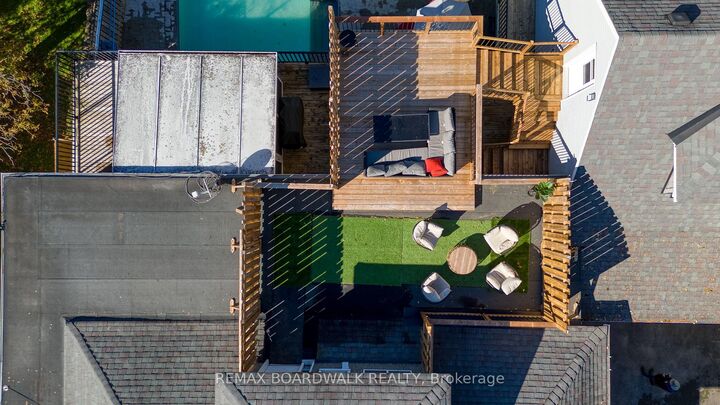 Property Photo:  27 Allan Street  ON K7C 1T1 