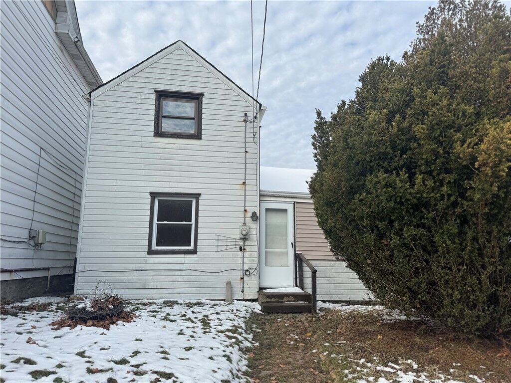 Property Photo:  203 E 17th Ave  PA 15120 