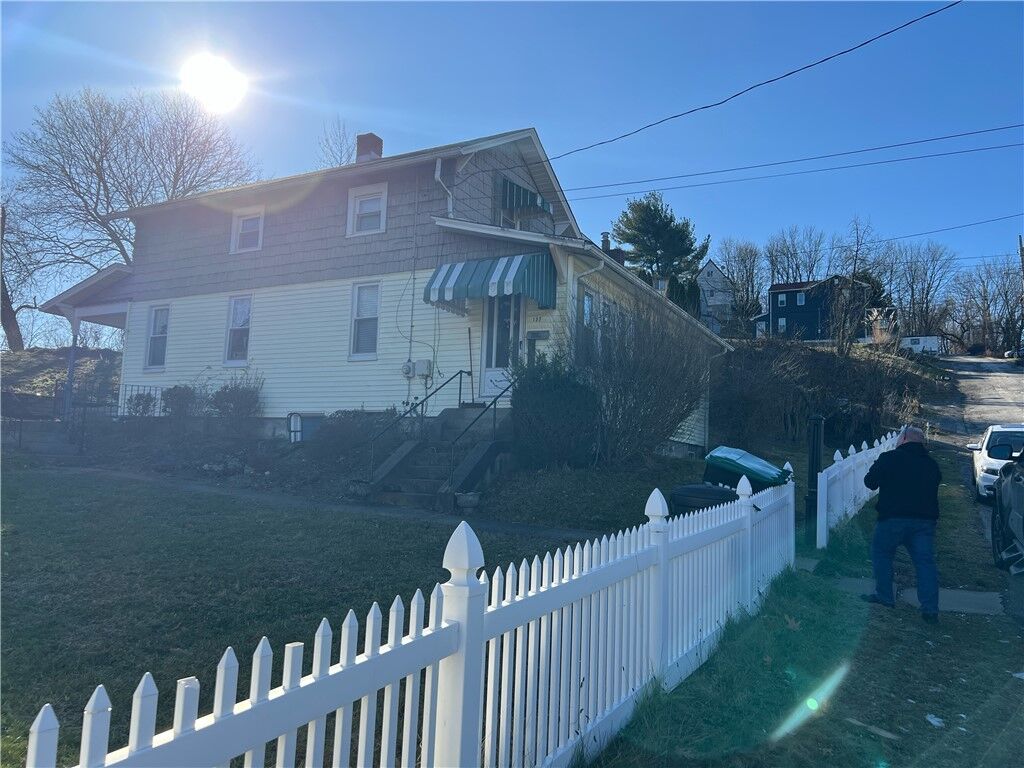 Property Photo:  137 Vista St  PA 15223 