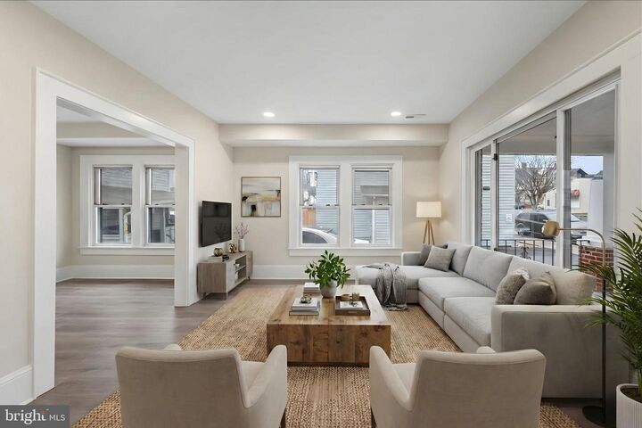 Property Photo: 21 W Pall Mall Street VA 22601