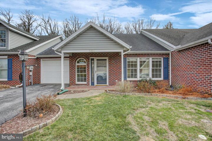 Property Photo: 2314 Majestic Court PA 17201