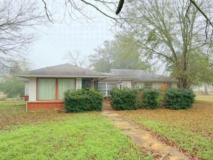 Property Photo:  209 N Gordon Drive  TX 75835 