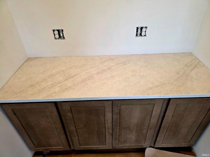 Property Photo:  439 Westbriar Circle  IN 47630-2449 