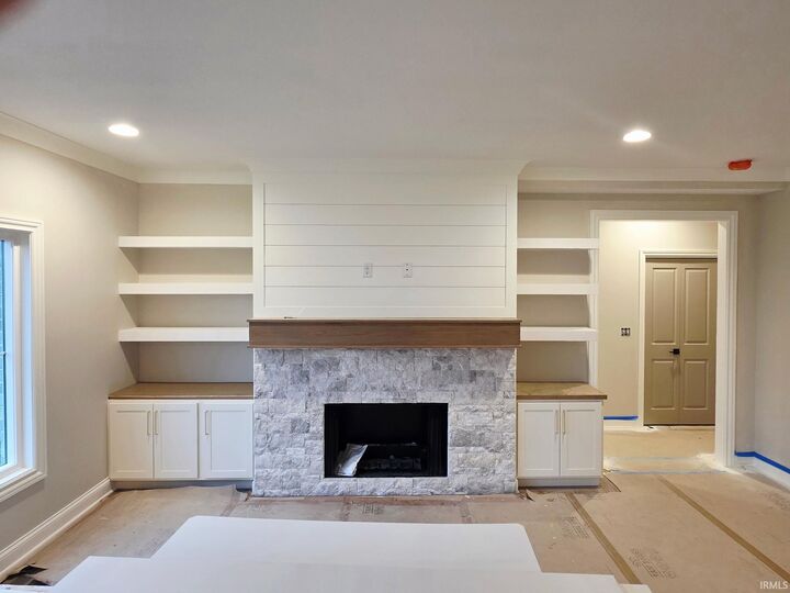 Property Photo:  439 Westbriar Circle  IN 47630-2449 