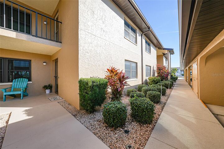 Property Photo:  240 Lewis Circle 513  FL 33950 