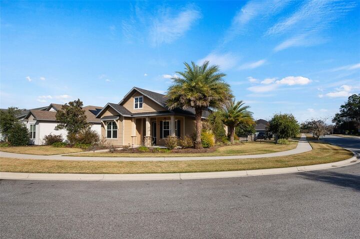 Property Photo: 2779 SW 121st Way FL 32608