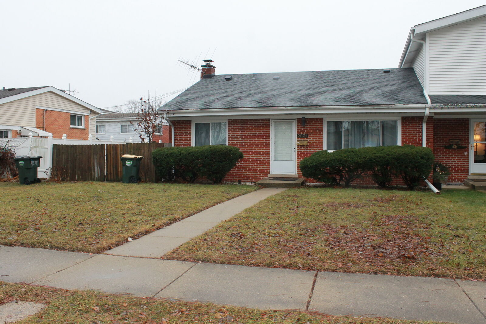 Property Photo:  9071 N Grace Avenue 1  IL 60714 