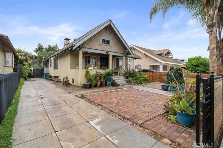Property Photo:  1320 W 50th Street  CA 90037 