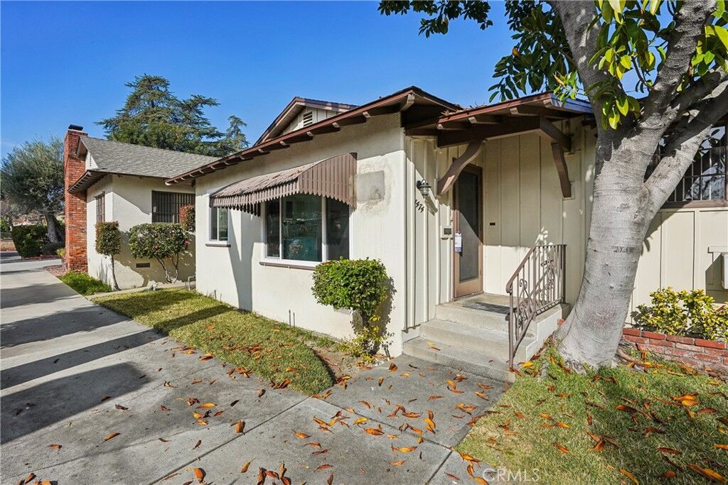 Property Photo:  1474 Allen Avenue N  CA 91104 