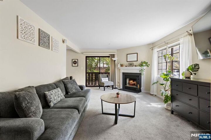 Property Photo:  1612 Faulkner Court  NJ 07430 