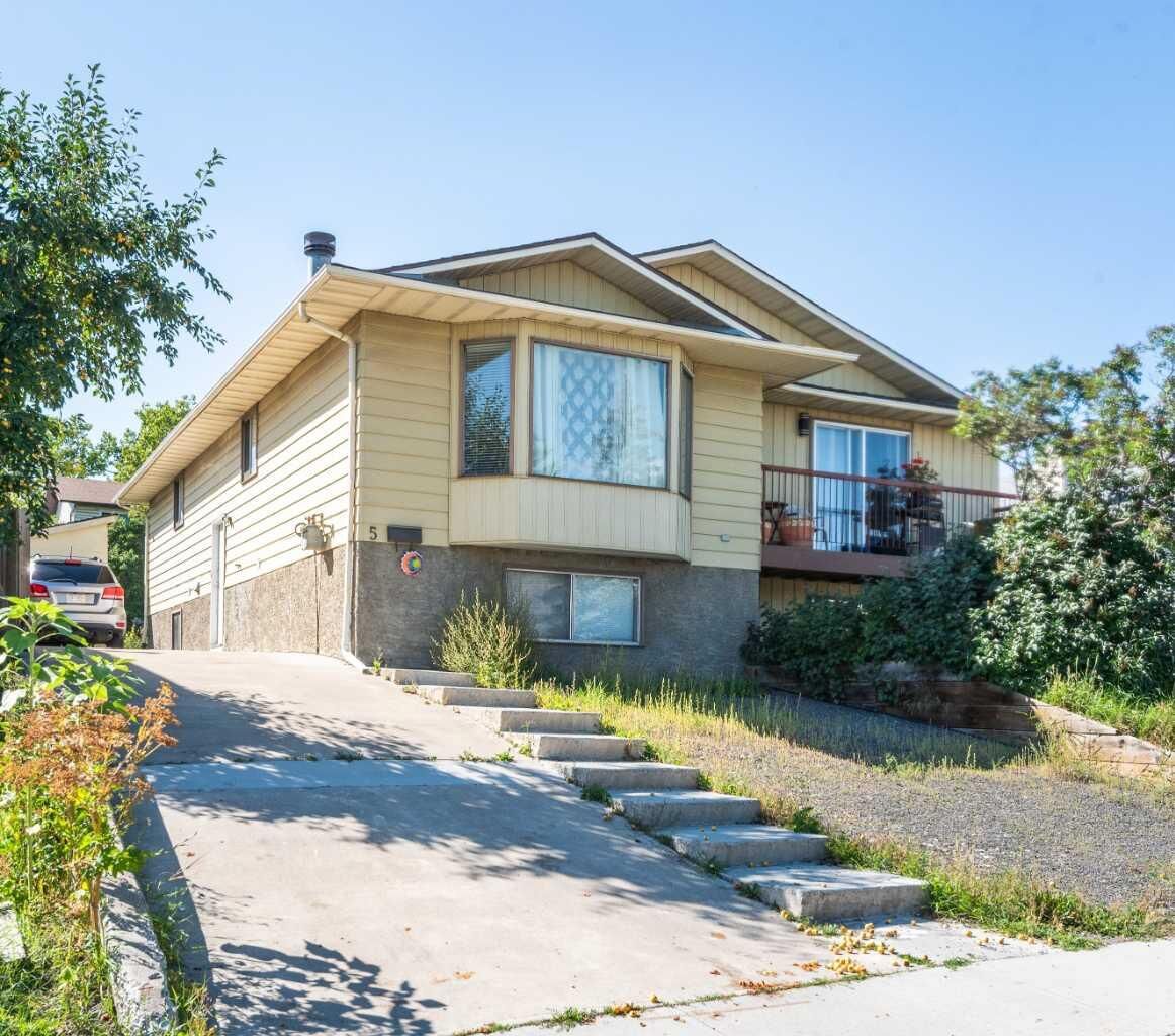 Property Photo:  5 Fonda Drive SE  AB T2A 6E4 