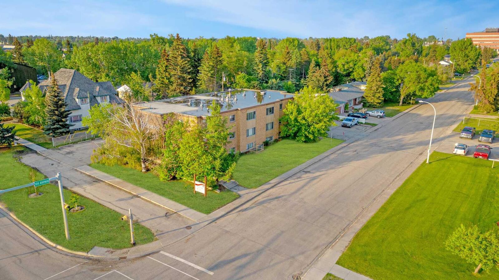 Property Photo:  9926 105 Avenue 303  AB T8V 1G9 