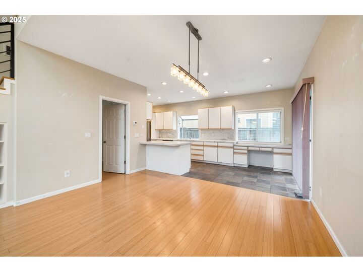 Property Photo:  6636 S Virginia Ave  OR 97239 