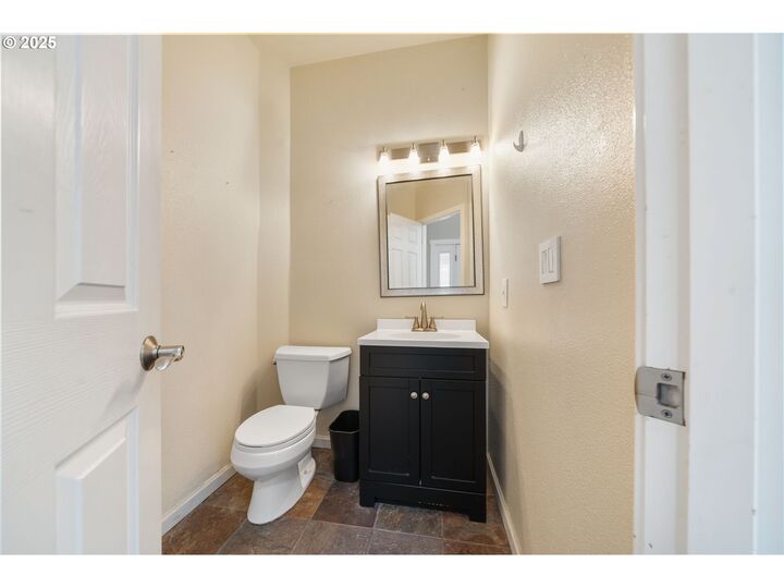 Property Photo:  519 Vermont St  OR 97239 