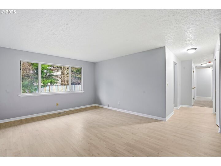 Property Photo:  349 NE 18th St  OR 97030 