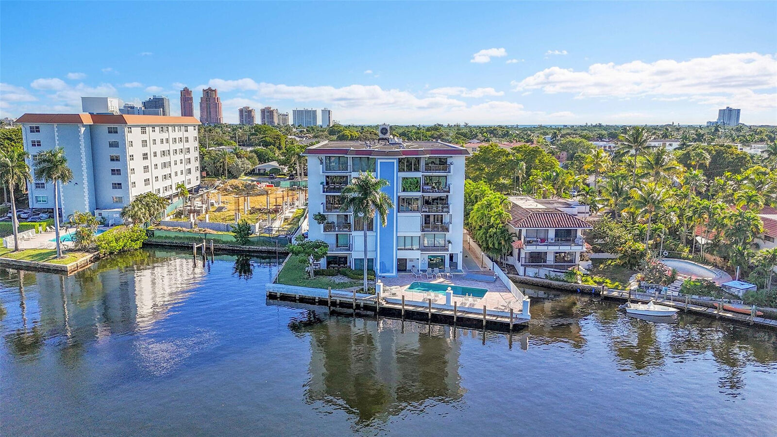 Property Photo:  1839 Middle River Drive 302  FL 33305 