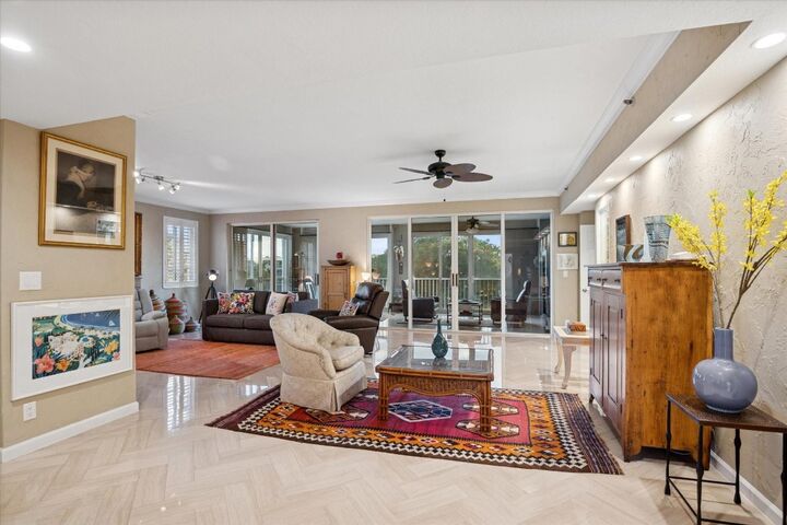 Property Photo:  4112 W Palm Aire Drive 124A  FL 33069 