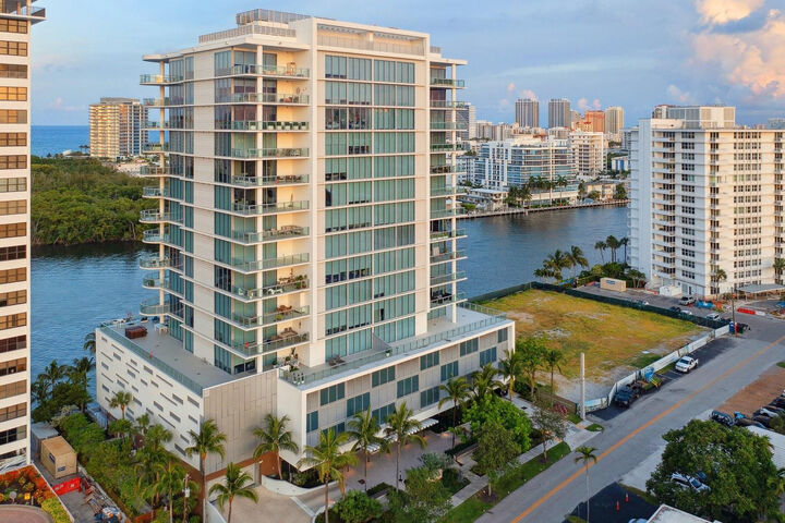 Property Photo: 920 Intracoastal Drive 801 FL 33304