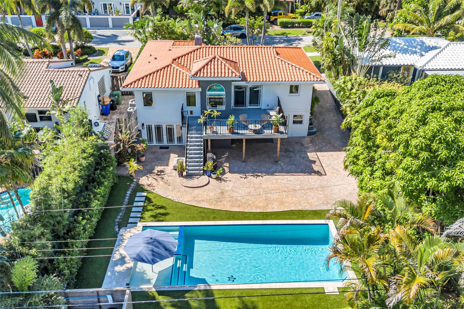 Property Photo:  744 NE 18th Avenue  FL 33304 