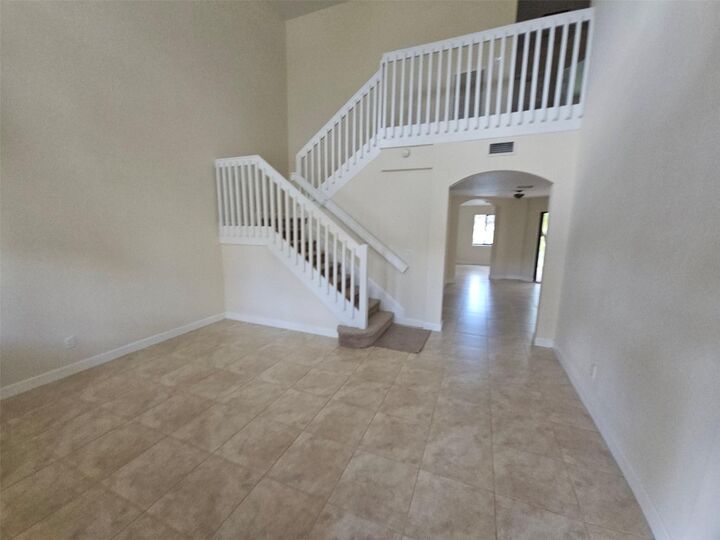 Property Photo:  6185 Laurel Lane B  FL 33319 