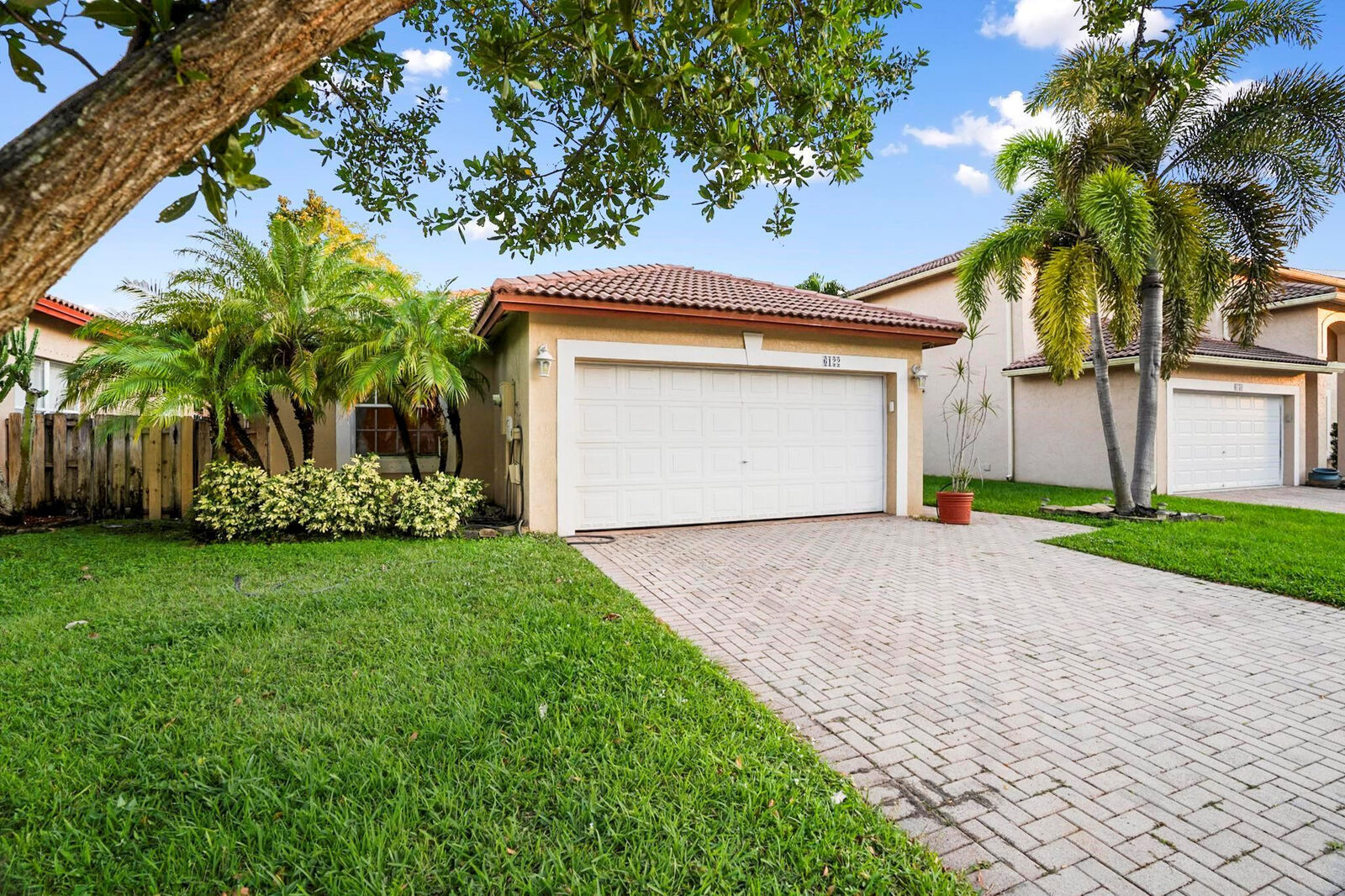 Property Photo:  6122 NW 41st Drive  FL 33067 